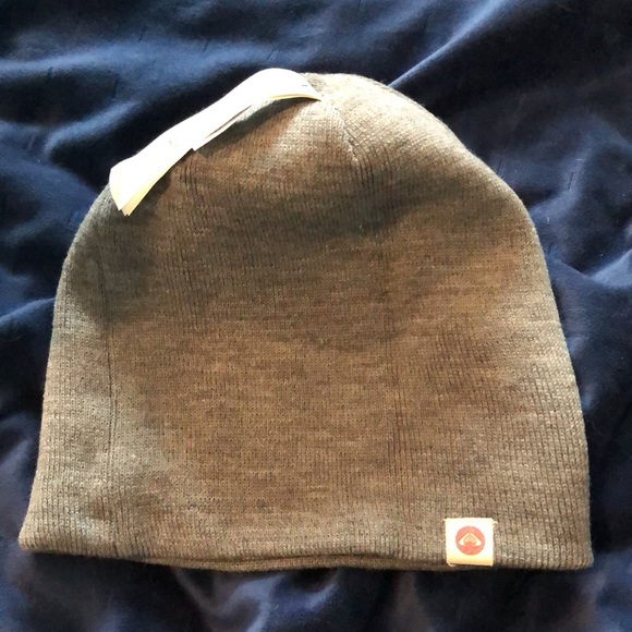 NWOT Roxy beanie - Picture 4 of 4